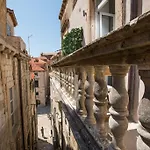 Oda ve Kahvaltı Scalini Palace 4*