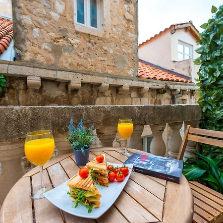 Scalini Palace 4*