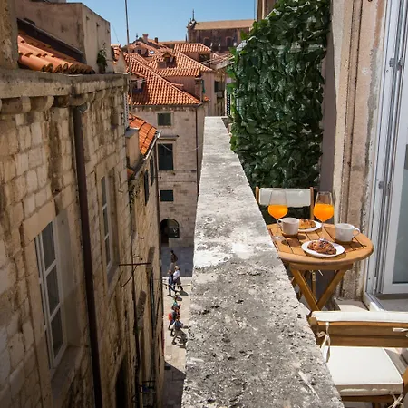 Scalini Palace Couette-café