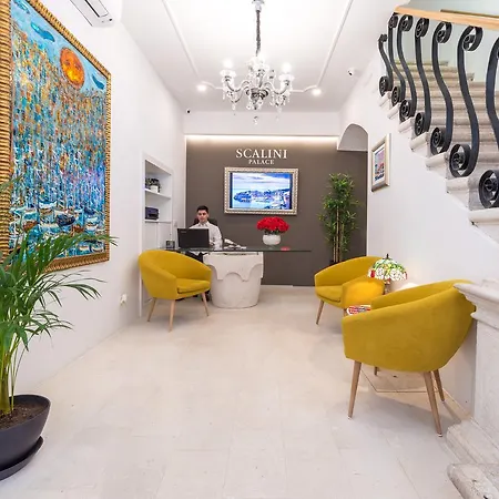 Scalini Palace Couette-café 4*