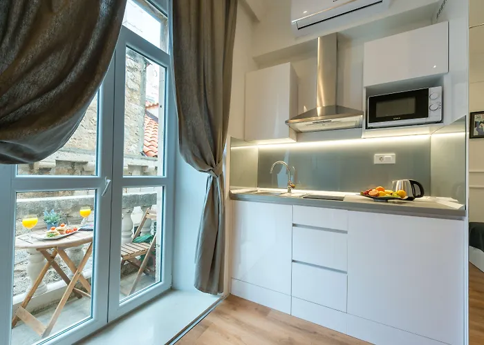 Scalini Palace Bed & Breakfast 4*