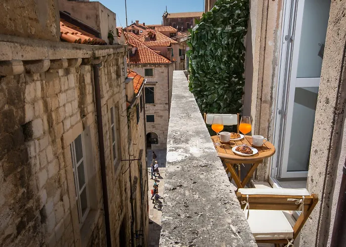 Scalini Palace Bed & Breakfast