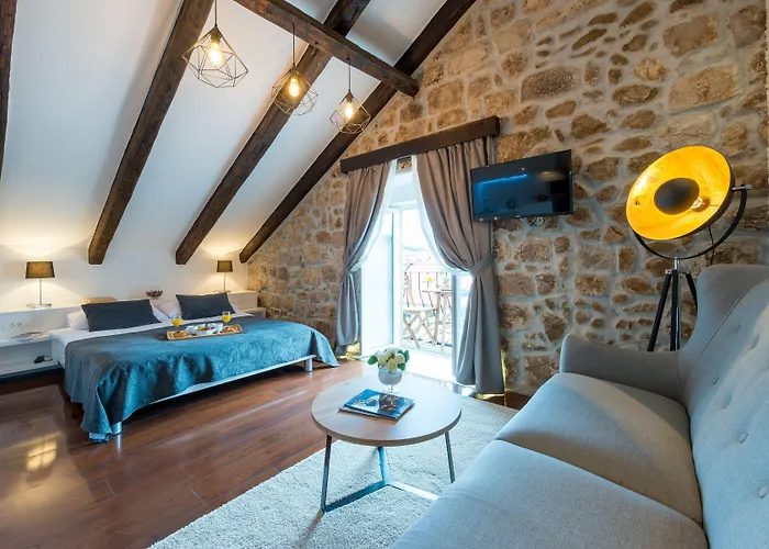 Scalini Palace Bed & Breakfast 4*