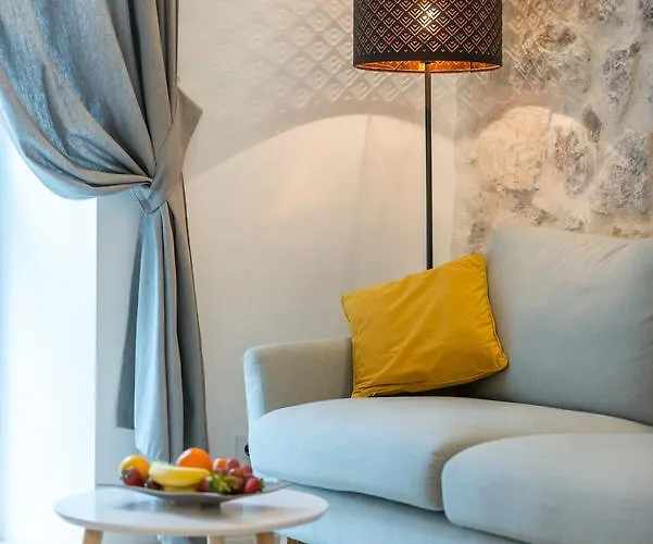 Scalini Palace Bed & Breakfast 4*