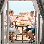 Scalini Palace Bed and breakfast